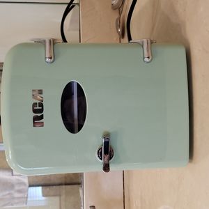 RCA RMIS129-MINT Mini Fridge, Mint